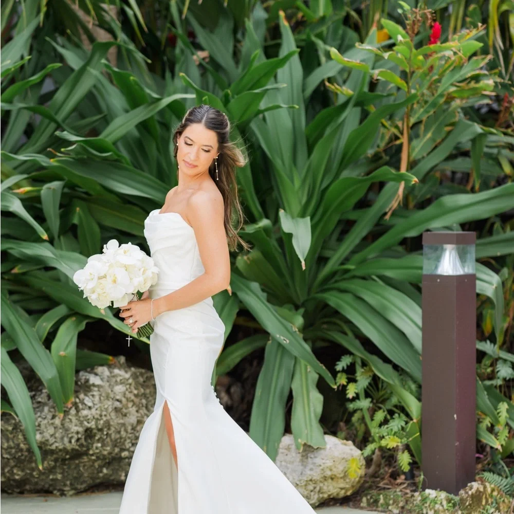 Essense of Australia Wedding Gown - Picture 4 of 9